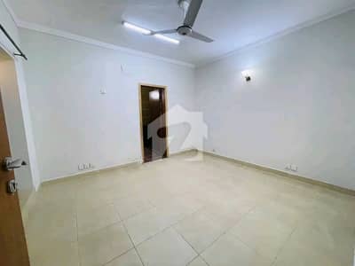 House Sized 8 Marla Available In Bahria Town Phase 8 - Safari Homes
