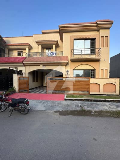 بحریہ ٹاؤن فیز 8 ۔ سفاری ویلی بحریہ ٹاؤن فیز 8,بحریہ ٹاؤن راولپنڈی,راولپنڈی میں 5 کمروں کا 7 مرلہ مکان 2.5 کروڑ میں برائے فروخت۔ بحریہ ٹاؤن فیز 8 ۔ سفاری ویلی بحریہ ٹاؤن فیز 8,بحریہ ٹاؤن راولپنڈی,راولپنڈی میں 5 کمروں کا 7 مرلہ مکان 2.5 کروڑ میں برائے فروخت۔