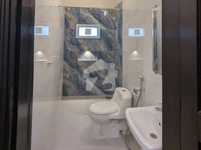 DHA PHASE 8 500 Yards Lower Portion for Rent