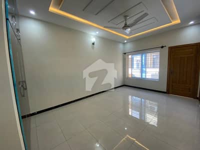 30*60 Uper Portion Available For Rent G-13/3 Brend New (First Entry)