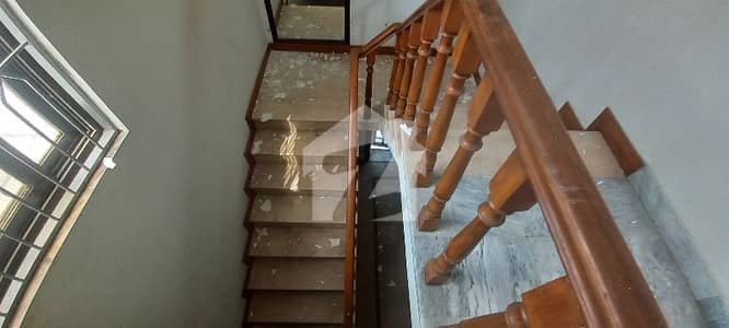 ڈی ایچ اے فیز 3 ڈیفنس (ڈی ایچ اے),لاہور میں 3 کمروں کا 1 کنال بالائی پورشن 1.1 لاکھ میں کرایہ پر دستیاب ہے۔
