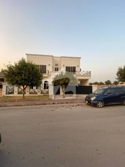 بحریہ انکلیو - سیکٹر ایم بحریہ انکلیو,بحریہ ٹاؤن,اسلام آباد میں 5 کمروں کا 1 کنال مکان 9.5 کروڑ میں برائے فروخت۔ بحریہ انکلیو - سیکٹر ایم بحریہ انکلیو,بحریہ ٹاؤن,اسلام آباد میں 5 کمروں کا 1 کنال مکان 9.5 کروڑ میں برائے فروخت۔