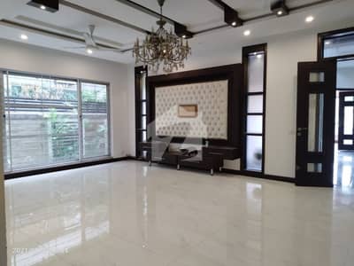 Luxury 1 Kanal Bungalow For Rent In DHA Phase 5