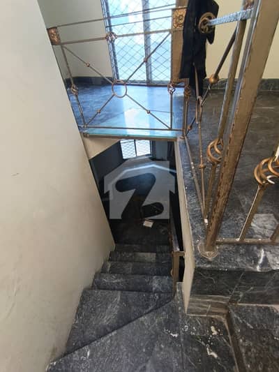 10 MARLA HOUSE FOR RENT DHA PHASE 3 LAHORE