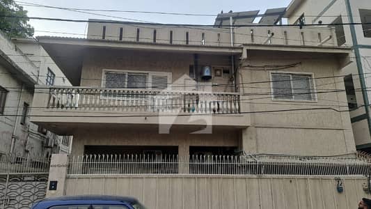 OLD BUNGALOW AVAILABLE FOR SALE AT BAHADURABAD