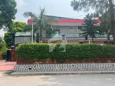 آئی ۔ 8 اسلام آباد میں 4 کمروں کا 14 مرلہ مکان 3.0 لاکھ میں کرایہ پر دستیاب ہے۔