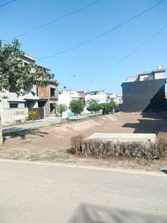 5 Marla Plot In Tulip Extension Between Homes - Very Hot Location 200 Series