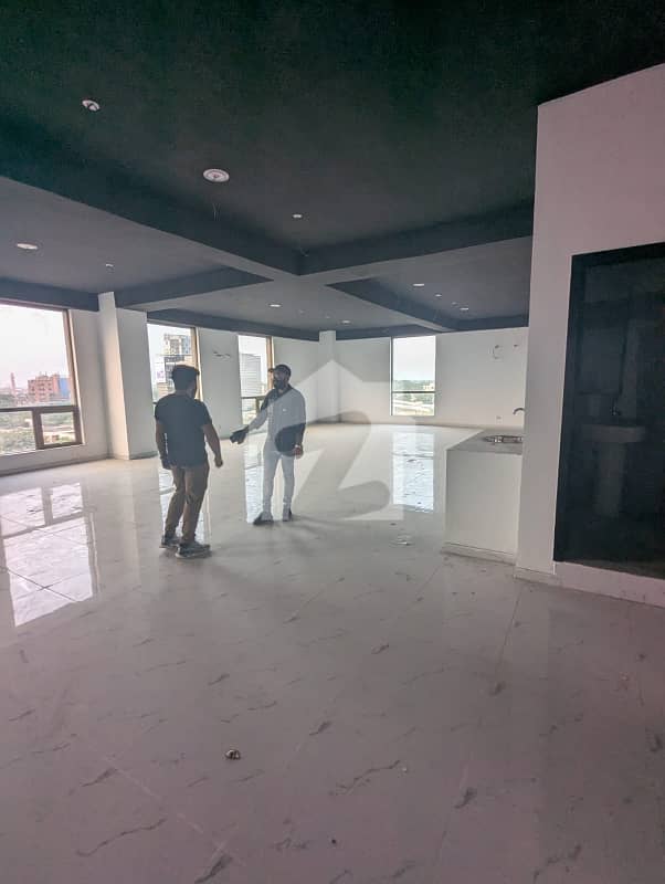 گلبرگ لاہور میں 9 مرلہ Studio دفتر 3.15 لاکھ میں کرایہ پر دستیاب ہے۔ گلبرگ لاہور میں 9 مرلہ Studio دفتر 3.15 لاکھ میں کرایہ پر دستیاب ہے۔