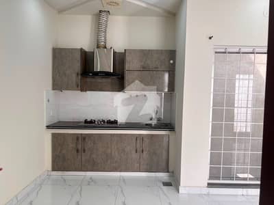 10 Marla Upper Portion Avaliable For Rent In Lake City
