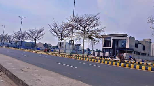 ڈی ایچ اے فیز 7 - بلاک ایکس فیز 7,ڈیفنس (ڈی ایچ اے),لاہور میں 1 کنال رہائشی پلاٹ 2.98 کروڑ میں برائے فروخت۔