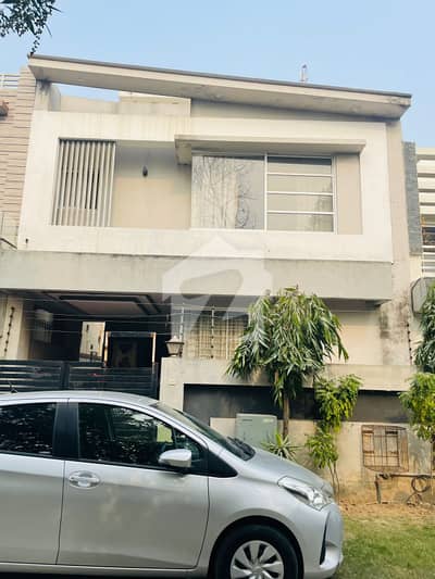 SYED BROTHERS PROUDLY OFFERS: 5 Marla Elegant And Fully Maintained Bungalow Is Available In The Best Block Of DHA Lahore.