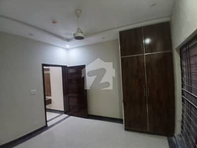 10 Marla facing power upper portion for rent available in Tarik Garden Housing Society Lahore bijali Pani gas available