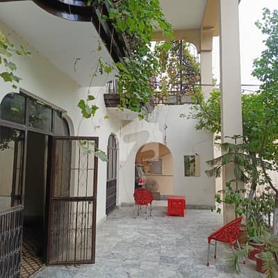 A Prime Location 20 Marla House Is Up For Grabs In Shami Road