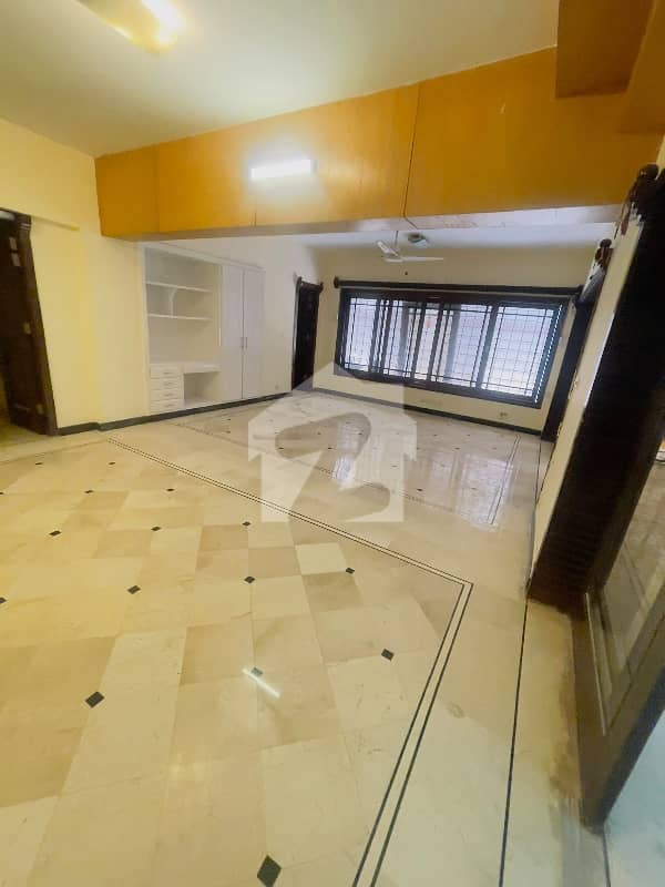 HOUSE FOR RENT IN F6 HOUSE FOR RENT IN F6