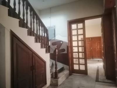 1 Kanal Old House Available For Sale in Gulberg Lahore 1 Kanal Old House Available For Sale in Gulberg Lahore