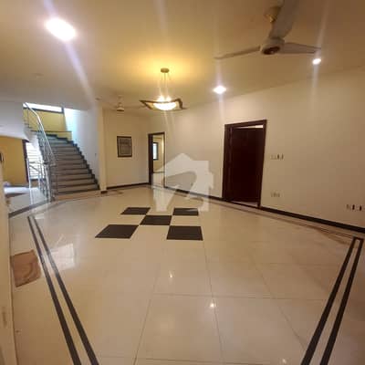 PREMIUM URBAN RESIDENCE: ARCHITECT-DESIGNED 6-BEDROOM SIGNATURE BUNGALOW WITH BASEMENT FOR RENT IN DHA PHASE 6, KARACHI PREMIUM URBAN RESIDENCE: ARCHITECT-DESIGNED 6-BEDROOM SIGNATURE BUNGALOW WITH BASEMENT FOR RENT IN DHA PHASE 6, KARACHI