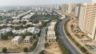 SEMICORNER 330sq Yd Plot In Precinct-1 Overseas Block Ideal For Residence Or Investment, Call Now!