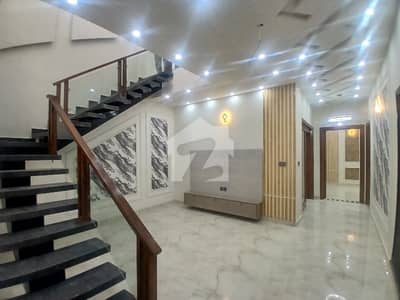 ایڈن ویلی فیصل آباد میں 5 کمروں کا 6 مرلہ مکان 3.6 کروڑ میں برائے فروخت۔