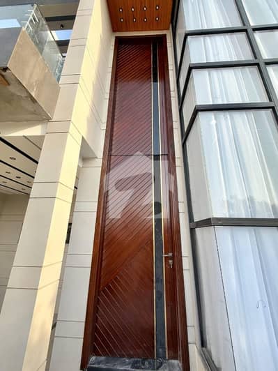 10 Marla like Brand New house for rent in jasmine black bahria town Lahore