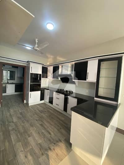 3600 Square Feet Flat In Clifton - Block 4