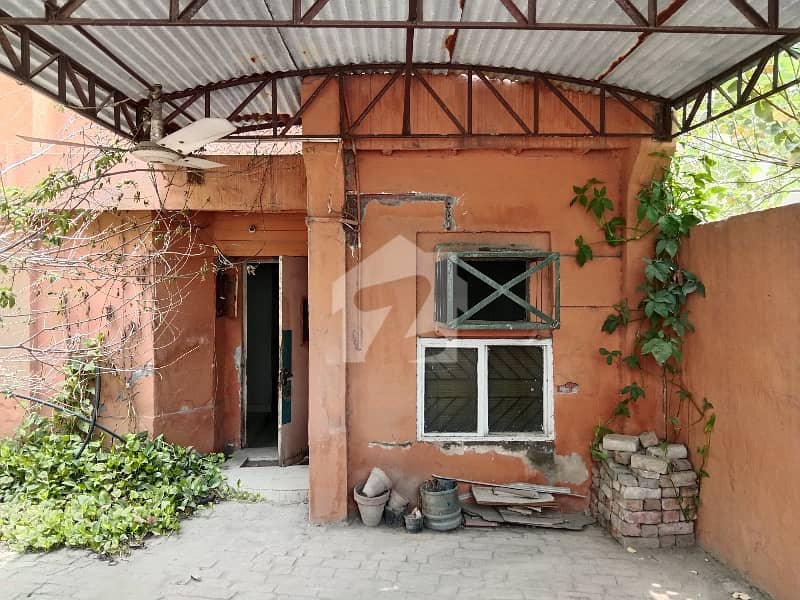 700 Sq/Ft Ground Floor Area For Rent 700 Sq/Ft Ground Floor Area For Rent