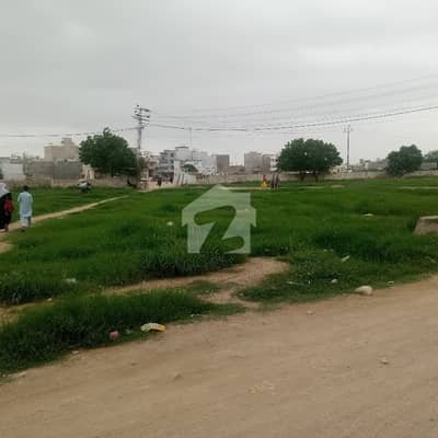 LOCATION NEAR MASJID Centrally Located Prime Location Residential Plot In Saadi Garden - Block 3 Is Available For Sale