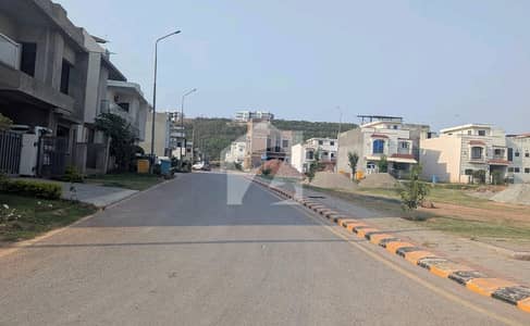 بحریہ انکلیو بحریہ ٹاؤن,اسلام آباد میں 1 کنال رہائشی پلاٹ 5.0 کروڑ میں برائے فروخت۔