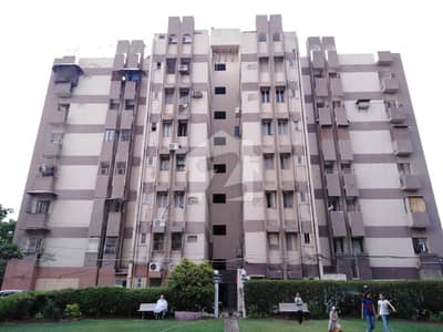 Flat Of 1400 Square Feet Is Available For sale In Gulshan-e-Iqbal - Block 4, Karachi Flat Of 1400 Square Feet Is Available For sale In Gulshan-e-Iqbal - Block 4, Karachi