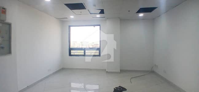 گرینڈ سکوئر مال مین بلیوارڈ گلبرگ,گلبرگ,لاہور میں 2 مرلہ Studio دفتر 59.0 ہزار میں کرایہ پر دستیاب ہے۔
