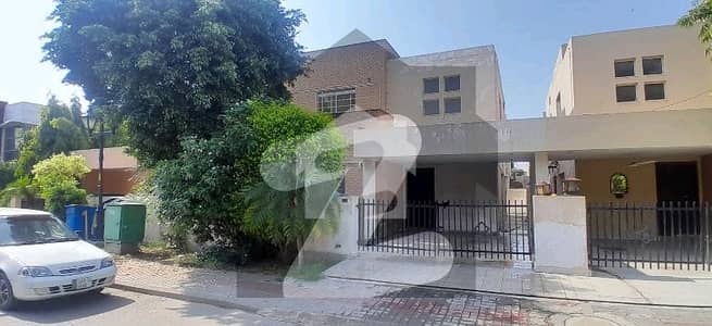 بحریہ ٹاؤن سفاری ولاز بحریہ ٹاؤن سیکٹر B,بحریہ ٹاؤن,لاہور میں 3 کمروں کا 8 مرلہ مکان 1.95 کروڑ میں برائے فروخت۔ بحریہ ٹاؤن سفاری ولاز بحریہ ٹاؤن سیکٹر B,بحریہ ٹاؤن,لاہور میں 3 کمروں کا 8 مرلہ مکان 1.95 کروڑ میں برائے فروخت۔