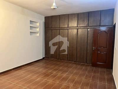 4 BED HOUSE AVAILABLE FOR RENT IN ASKARI 11 LAHORE CANTT
