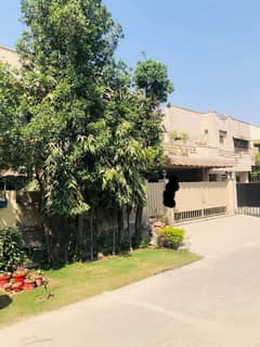 عسکری 11 ۔ سیکٹر بی عسکری 11,عسکری,لاہور میں 4 کمروں کا 10 مرلہ مکان 1.7 لاکھ میں کرایہ پر دستیاب ہے۔