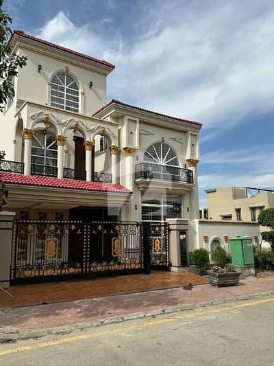 10 marla Spanish Braind New house in Johar black Bahria twon Lahore.
