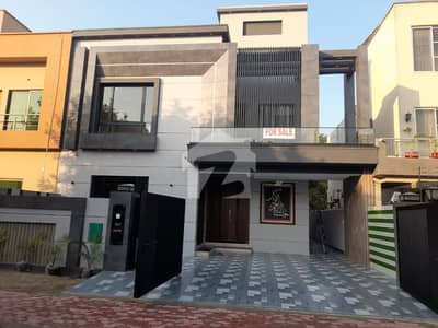 بحریہ ٹاؤن ۔ غزنوی بلاک بحریہ ٹاؤن ۔ سیکٹر ایف,بحریہ ٹاؤن,لاہور میں 5 کمروں کا 10 مرلہ مکان 3.2 کروڑ میں برائے فروخت۔ بحریہ ٹاؤن ۔ غزنوی بلاک بحریہ ٹاؤن ۔ سیکٹر ایف,بحریہ ٹاؤن,لاہور میں 5 کمروں کا 10 مرلہ مکان 3.2 کروڑ میں برائے فروخت۔