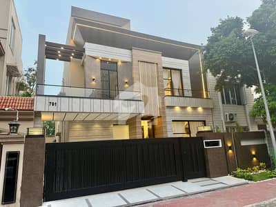 بحریہ ٹاؤن تکبیر بلاک بحریہ ٹاؤن سیکٹر B,بحریہ ٹاؤن,لاہور میں 5 کمروں کا 10 مرلہ مکان 3.6 کروڑ میں برائے فروخت۔ بحریہ ٹاؤن تکبیر بلاک بحریہ ٹاؤن سیکٹر B,بحریہ ٹاؤن,لاہور میں 5 کمروں کا 10 مرلہ مکان 3.6 کروڑ میں برائے فروخت۔