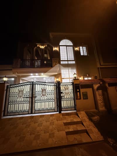 Real Pictures Brand New 5 Marla House for Rent AA Block, Bahria Town Lahore