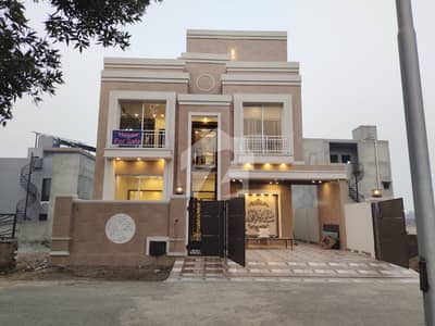 لیک سٹی ۔ سیکٹر ایم ۔ 6 لیک سٹی,رائیونڈ روڈ,لاہور میں 5 کمروں کا 10 مرلہ مکان 6.0 کروڑ میں برائے فروخت۔ لیک سٹی ۔ سیکٹر ایم ۔ 6 لیک سٹی,رائیونڈ روڈ,لاہور میں 5 کمروں کا 10 مرلہ مکان 6.0 کروڑ میں برائے فروخت۔