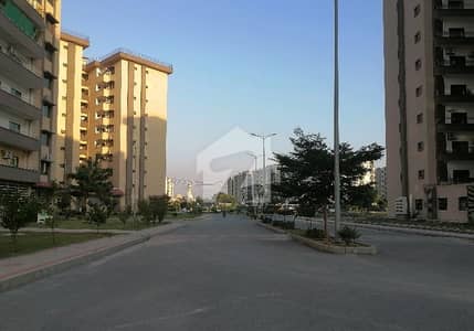 Buy your ideal 10 Marla Flat in a prime location of Lahore