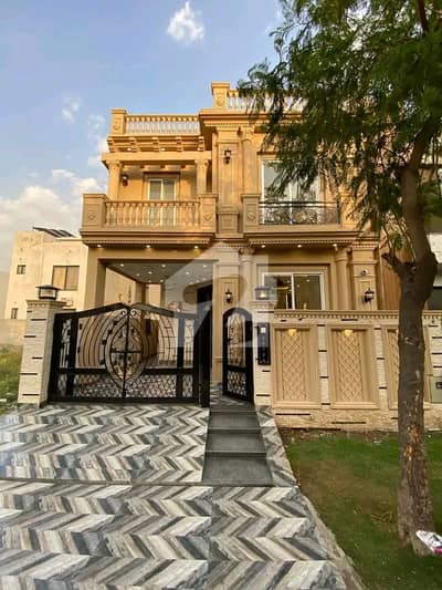 بحریہ ٹاؤن - شیرشاہ بلاک بحریہ ٹاؤن ۔ سیکٹر ایف,بحریہ ٹاؤن,لاہور میں 4 کمروں کا 5 مرلہ مکان 90.0 ہزار میں کرایہ پر دستیاب ہے۔ بحریہ ٹاؤن - شیرشاہ بلاک بحریہ ٹاؤن ۔ سیکٹر ایف,بحریہ ٹاؤن,لاہور میں 4 کمروں کا 5 مرلہ مکان 90.0 ہزار میں کرایہ پر دستیاب ہے۔