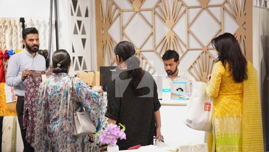 راجا بازار راولپنڈی میں 4 مرلہ Studio دکان 5.0 کروڑ میں برائے فروخت۔