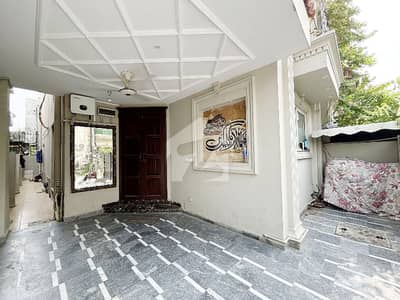 DHA Phase 3, Sector XX, 05 Marla, 03 Bed, Luxurious House For Sale