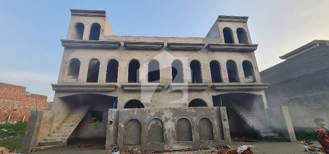 جزاک سٹی میں گھرفار سیل ھے جو گرےسٹکچر ڈبل سٹوری ممٹی اور سٹور موجود ھے جو اے بلاک میں ھے