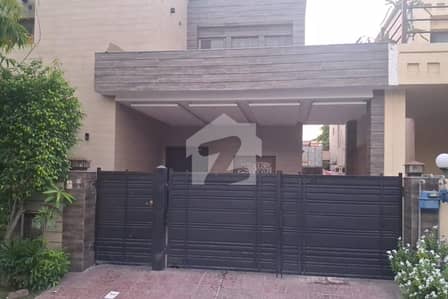 Beautiful 10 Marla House For Rent | 4 Bed, 5 Bath | Ideal Family Living