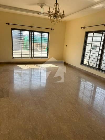 1 Kanal Luxury Upper Portion 3 Bed TV Lounge Modern Kitchen