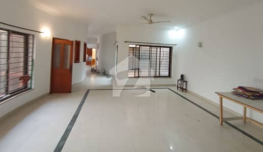 1 Kanal Used Modern Design House For Rent In DHA Phase 1 Lahore.