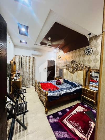 8 MARLA DOUBLE STORY HOUSE HOT LOCATION IN B BLOCK ALL ORIGNAL PICTURES