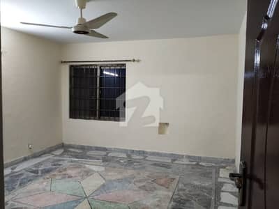 I 8 3 2 Bedroom Drawing Room Tv Lounch Kitchen Attached Washroom Upper Portion For Rent