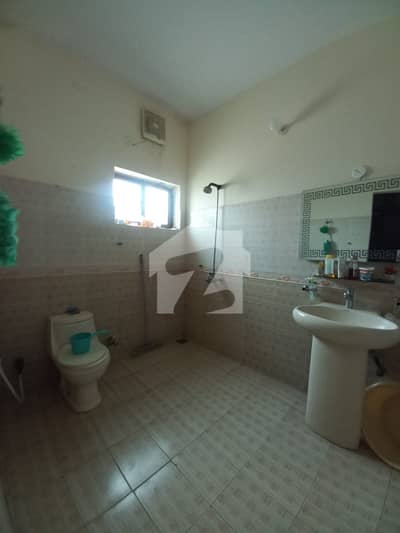 1 Kanal Used House For Sale In Canal Garden