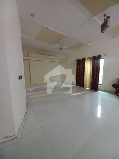 1 Kanal Used House For Sale In Canal Garden