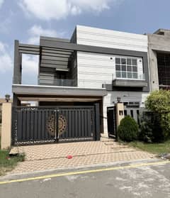 10 Marla Modern House for Rent in Citi Housing .